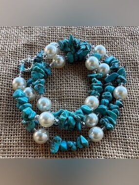 Turquoise and Glass Pearl Beaded Necklace gorgeous, western cowgirl, cowboy New